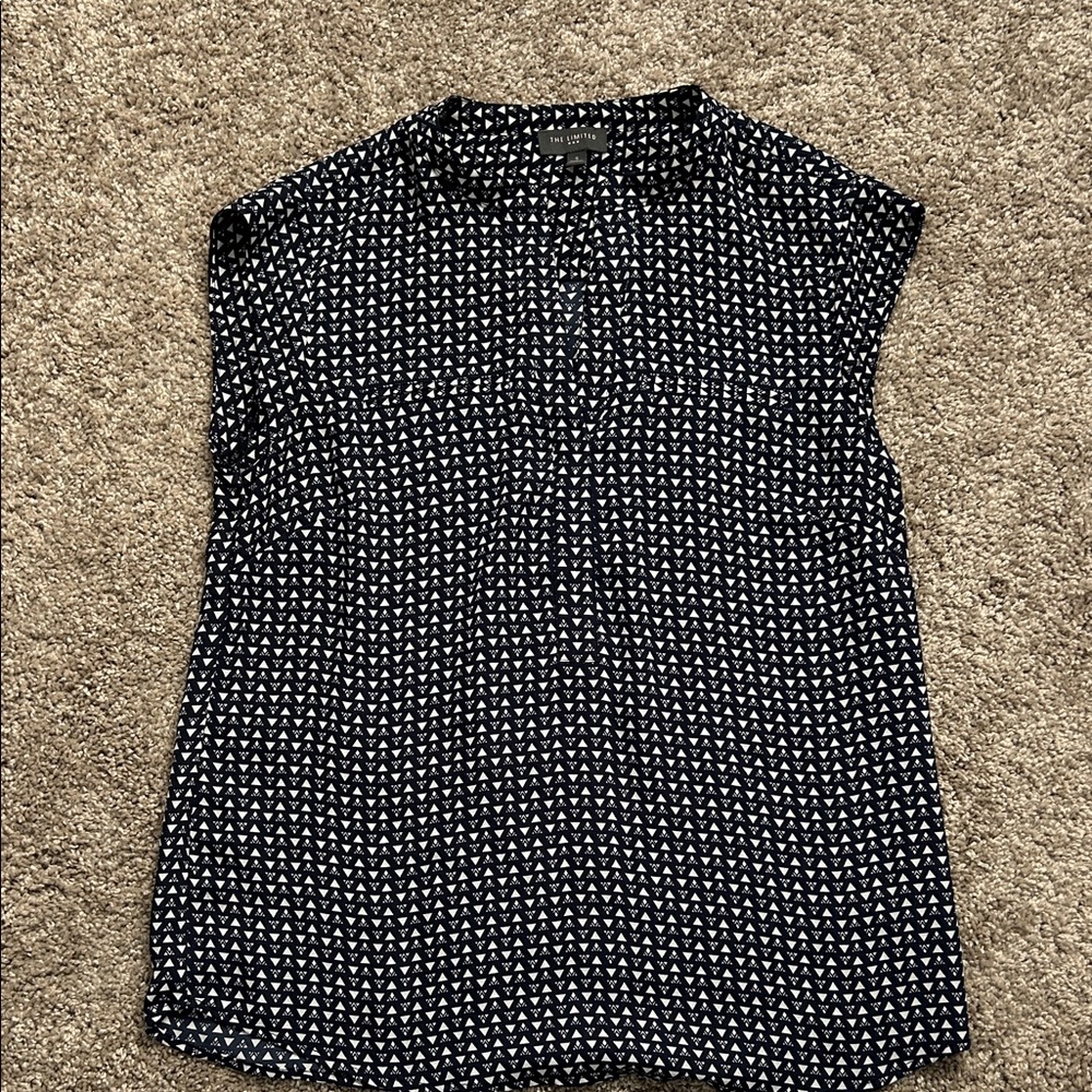 The Limited Navy Blue & White Cap Sleeve Geometric Print Blouse